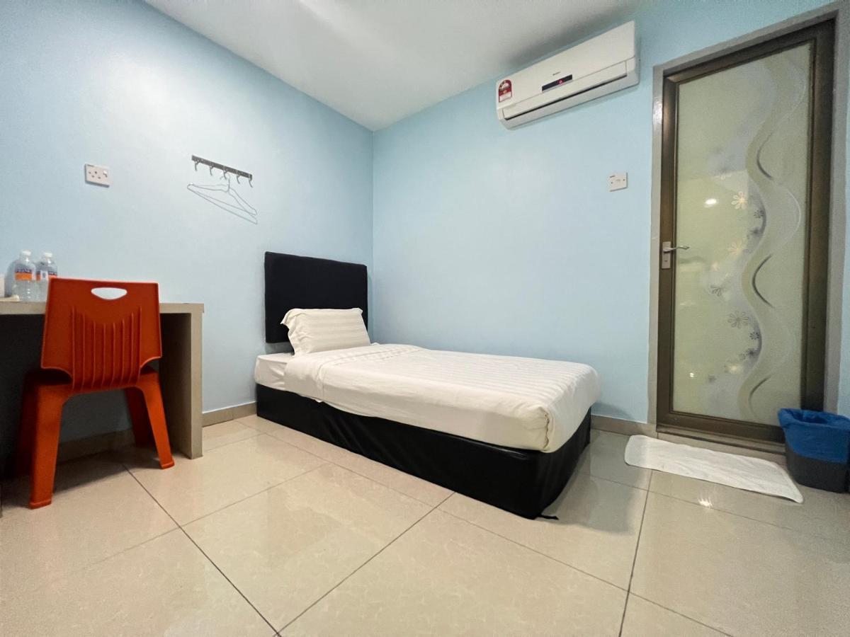 Stutong Point Managed By Secom Hotel Kuching Bagian luar foto